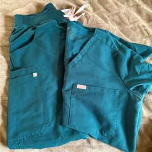 Figs Scrub Set: Caribbean blue